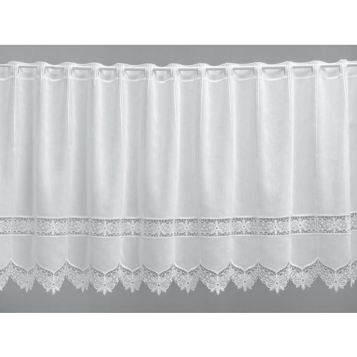  V/1833 - hímzett, aplikált, fehér batiszt, virágmintával, 45 cm magas