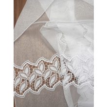  H2/8747 - hímzett, aplikált, levélmintás, fehér szablé, max 285 cm magas