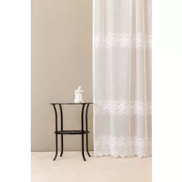    Samina - fehér, hímzett voile, klasszikus mintával, max. 275 cm magas
