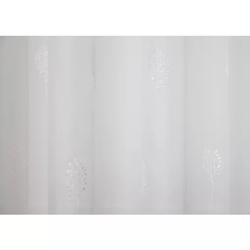  T/526 - hímzett, fehér, levélmintás voile, max. 285 cm magas